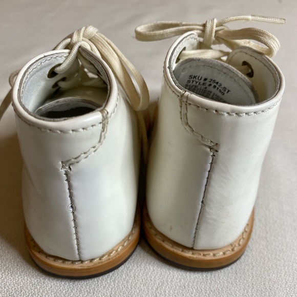 White Baby Walking Shoes - Picture 5 of 11
